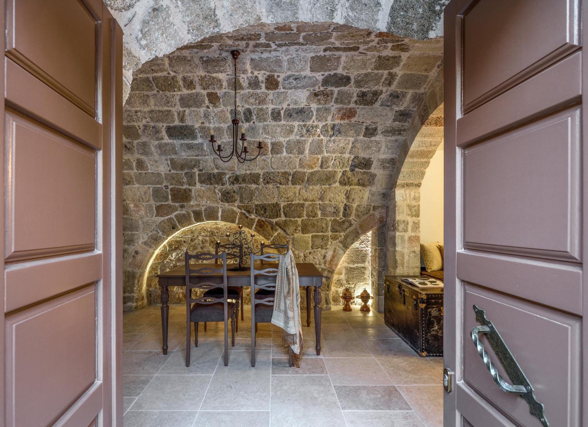 Spanish Knights Inn Rhodes City Exterior photo
