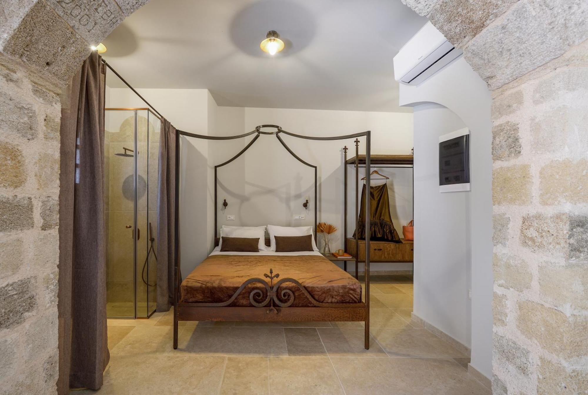 Spanish Knights Inn Rhodes City Room photo