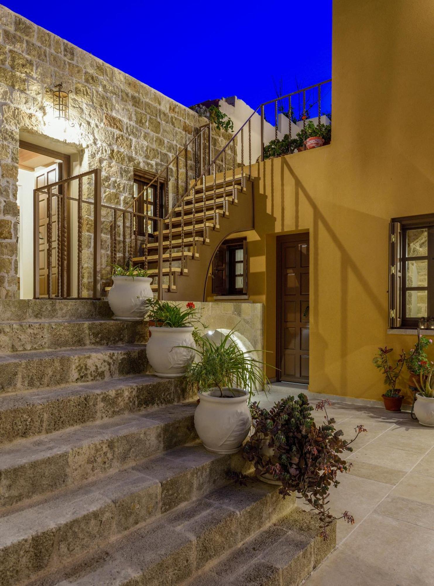 Spanish Knights Inn Rhodes City Exterior photo