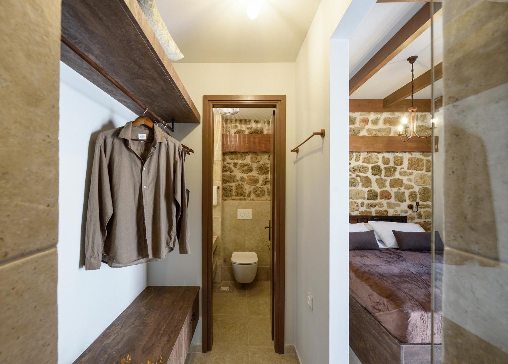 Spanish Knights Inn Rhodes City Room photo