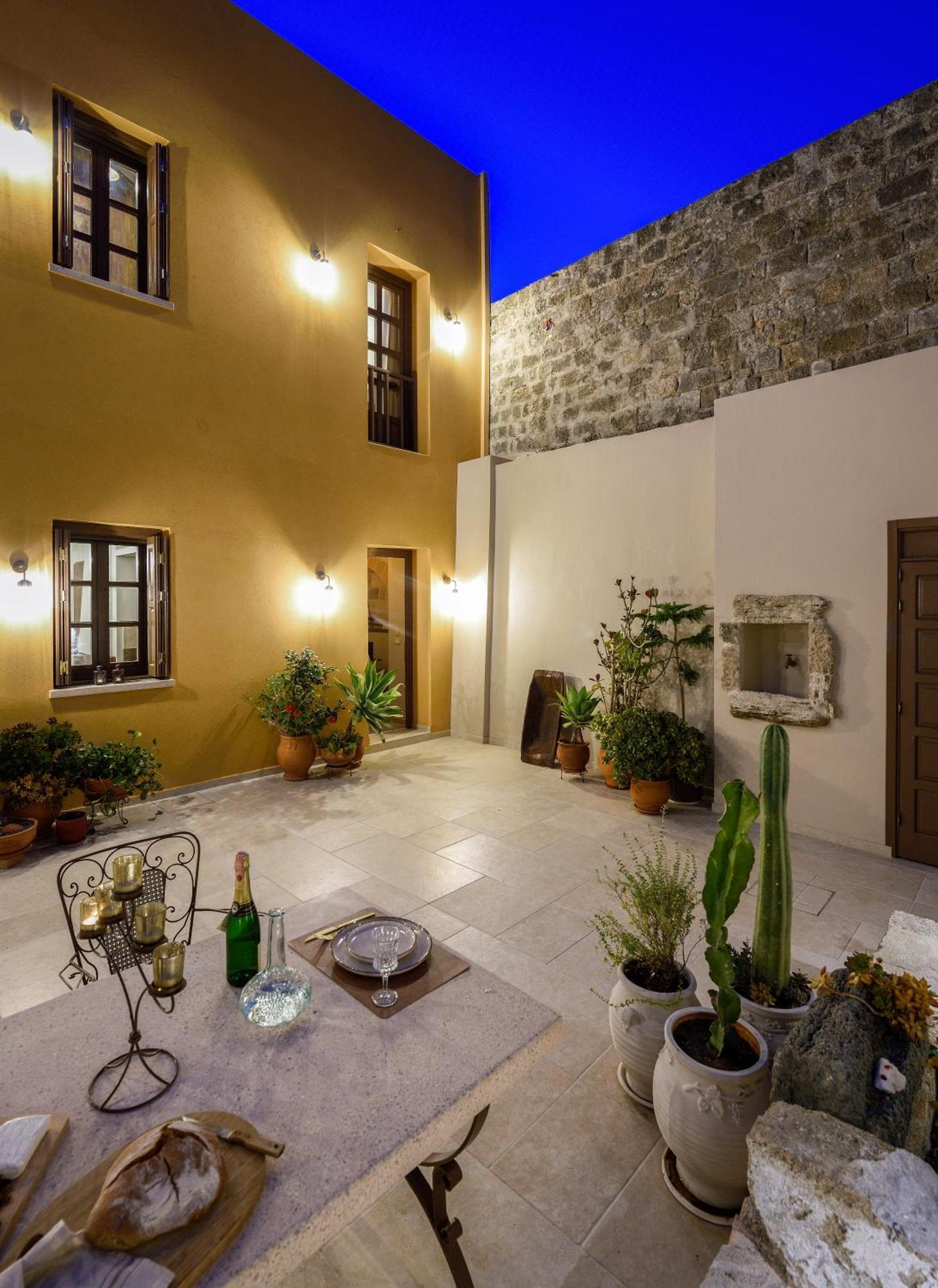 Spanish Knights Inn Rhodes City Exterior photo