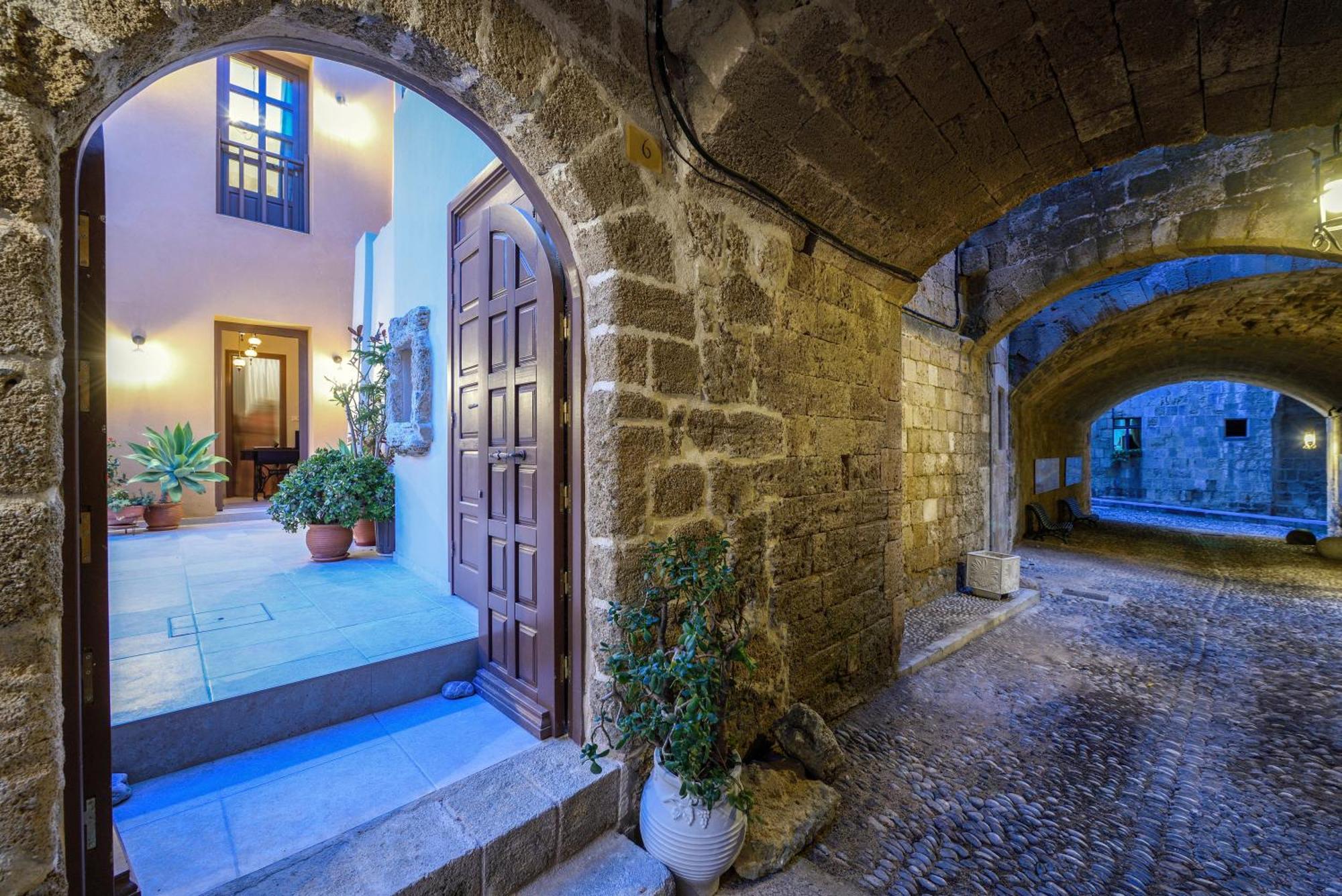 Spanish Knights Inn Rhodes City Exterior photo